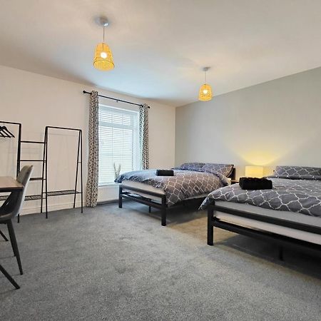Stott House - Bright Spacious Townhouse 15 Minutes To Central Manchester With Free Parking Βίλα Εξωτερικό φωτογραφία