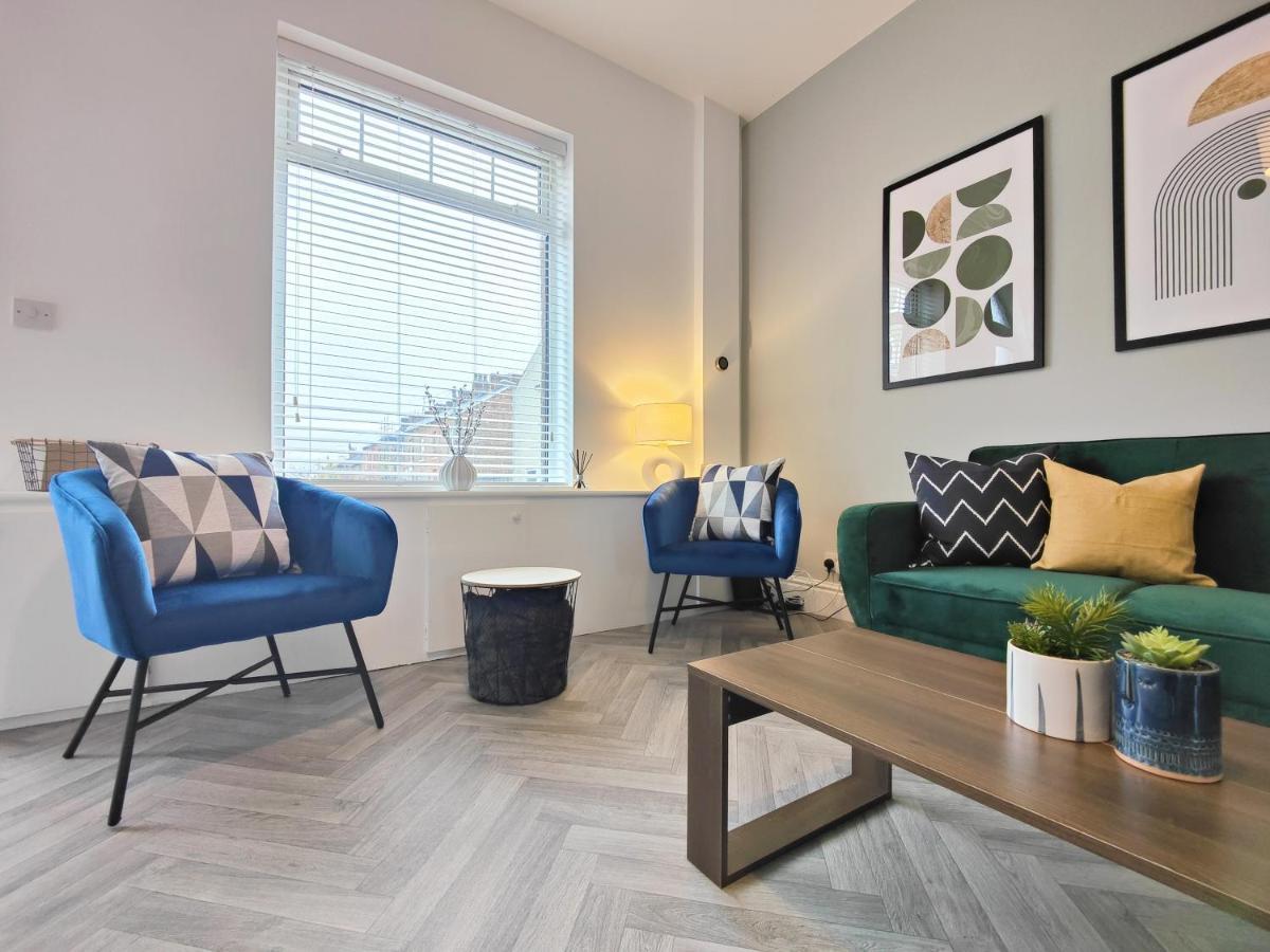 Stott House - Bright Spacious Townhouse 15 Minutes To Central Manchester With Free Parking Βίλα Εξωτερικό φωτογραφία