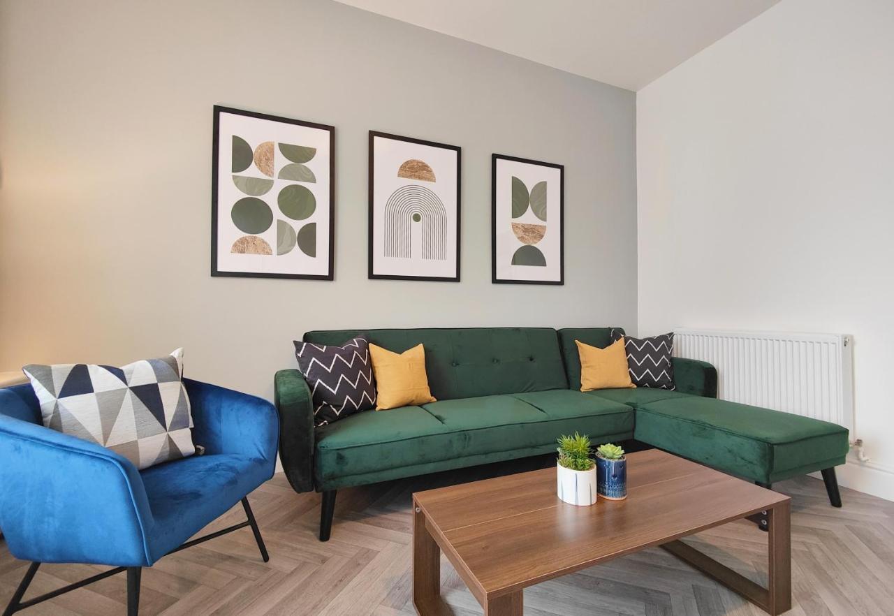 Stott House - Bright Spacious Townhouse 15 Minutes To Central Manchester With Free Parking Βίλα Εξωτερικό φωτογραφία