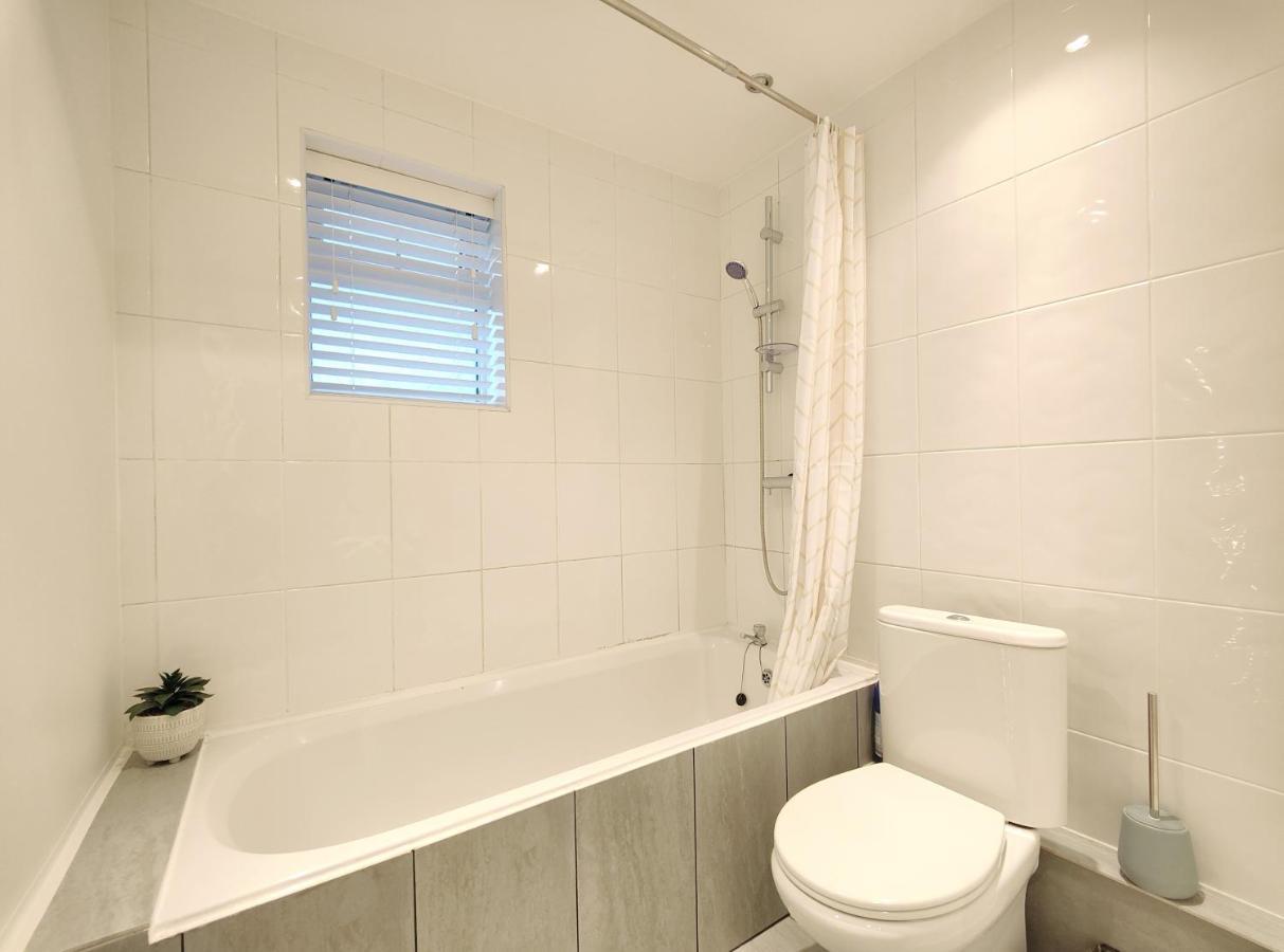 Stott House - Bright Spacious Townhouse 15 Minutes To Central Manchester With Free Parking Βίλα Εξωτερικό φωτογραφία